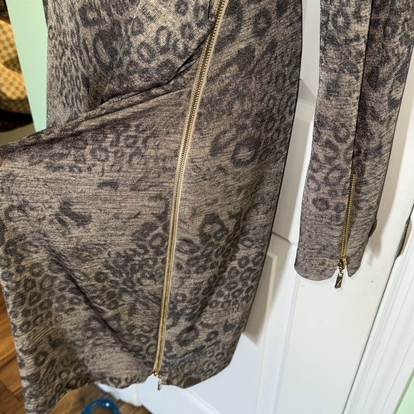 Cache Black & Gold Leopard Print Long Sleeve Cowl Neck   Cocktail Evening Dress - Picture 3 of 11